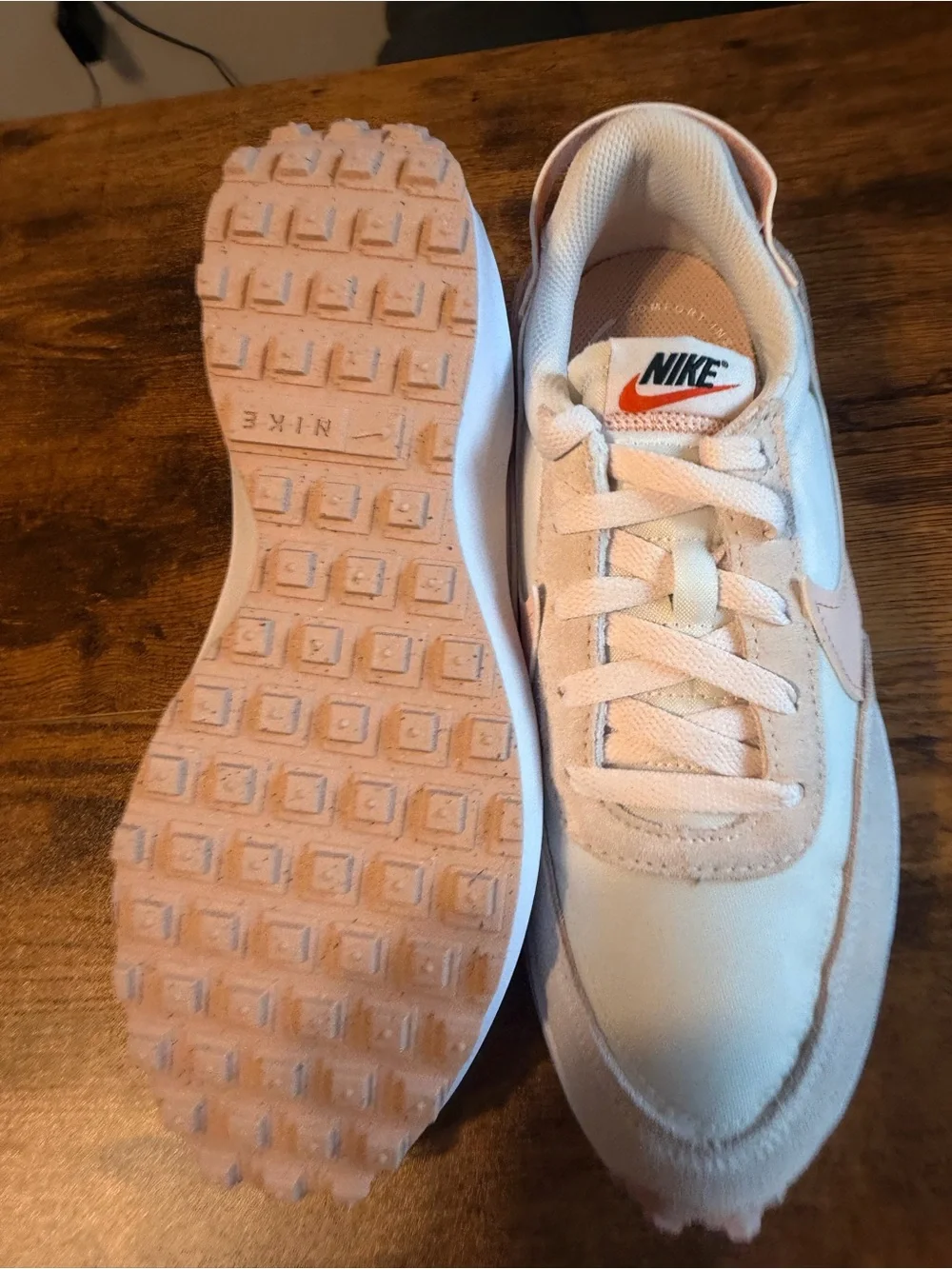 Nike Waffles Women’s Pale Pink and White 9W